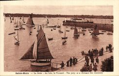 VINTAGE POSTCARD Holy Malo the Pier With far the Viscount Boats