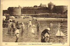 VINTAGE POSTCARD Holy Malo Main beach and the Castle Children