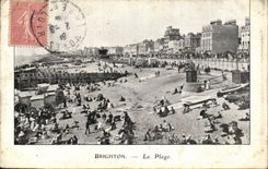 VINTAGE POSTCARD Brighton the Beach