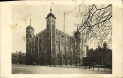 VINTAGE POSTCARD London The Tower off London White tower