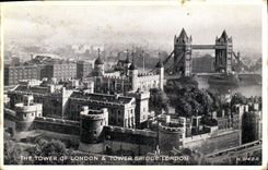 VINTAGE POSTCARD London The Tower off London and tower bridge
