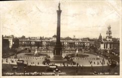VINTAGE POSTCARD London Trafalgar Public garden and Nelson S Monument