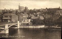 VINTAGE POSTCARD London Windsor Castle And Bridge