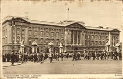 VINTAGE POSTCARD Buckingham Palace London Guard Marching Away