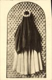 VINTAGE POSTCARD white Coat and large veil of Sainte Therese of L Jesus Child