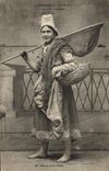 CPA La Normandie Types et Costumes Retour de la peche 
