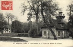 CPA Versailles Parc du Petit Trianon La Laiterie et maison de la Reine