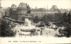 CPA Paris La Place de la Republique Lion