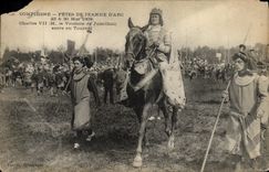 Los Fetes de Compiegne de la POSTAL de la VENDIMIA del arco de Jeanne D Charles 1909 VII entran al torneo