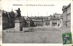 CPA Versailles Cour Royale et Statue de Louis XIV