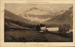 CPA Les Plus Jolis Sites de l Auvergne Une vacherie au Puy Mary 
