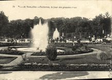 CPA Parc de Versailles Parterres le jour des grandes eaux