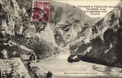Fuente de la POSTAL de la VENDIMIA de la opinion de Vaucluse el lago y la roca gigantesca