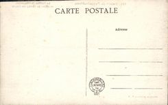 VINTAGE POSTCARD Palate of Fontainebleau the house of L emperor in the middle of L pond of carps