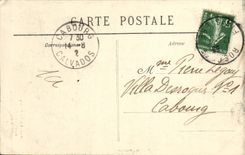 CPA En Bretagne Autour du Lit Clos Femme Folklore