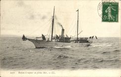 CPA Bateau a vapeur en pleine Mer