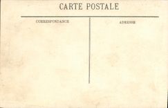 CPA Dans les Brisants Bateau