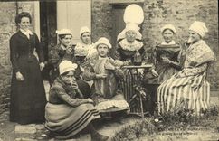CPA La Normandie Le gouter apres le travail Folklore