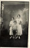 CARTE PHOTO Femme et enfants