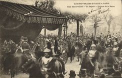 VINTAGE POSTCARD Paris the sovereigns D Italy Parks Invalids the Voiture departure of the queen