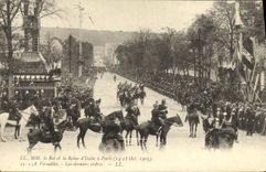 VINTAGE POSTCARD Paris the King and the Queen D Italy has Versailles the last orders