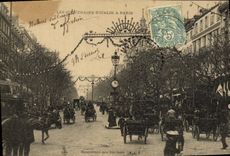 VINTAGE POSTCARD the Sovereigns D Italy has Paris Boulevard of Italian