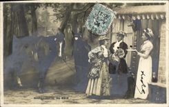 CPA Fantaisie Femme Marquisette au bois Cheval 