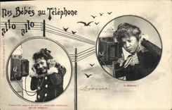 CPA Fantaisie Femme Nos bebes au telephone