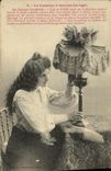 CPA Fantaisie Femme La lumiere a travers les ages La lampe moderne 