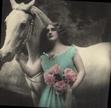 CPA Fantaisie Femme Cheval