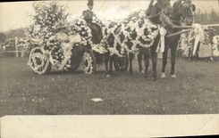 CARTE PHOTO Attelage Char fleuri Femmes 
