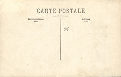 CARTE PHOTO Femme devant un cafe