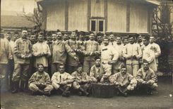 CARTE PHOTO Militaria Soldats Cuisiniers
