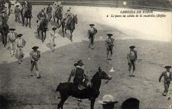 VINTAGE POSTCARD Sport Spain Bullfight Toro Bull the paseo or salida of the cuadrilla Horse