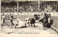 VINTAGE POSTCARD Sport Spain Bullfight Toro Bull the matador in Quite after a spade