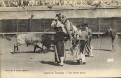 CPA Sport Espagne Corrida Toro Taureau Une bonne pique