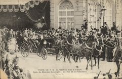 CPA Visite de SM Alphonse XIII a Paris Gare du Bois de Boulogne Le roi et le president 