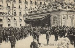 CPA Visite de SM Alphonse XIII a Paris La gare du Bois de Boulogne Avant l arrivee du cortege