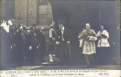 VINTAGE POSTCARD SM Visite Alphonse XIII has Paris SM the King at the exit of the vault Corpus Christi avenue of Friedland