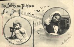 CPA Fantaisie Nos bebes au telephone