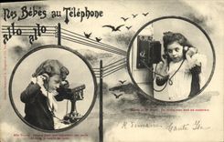 CPA Fantaisie Nos bebes au telephone