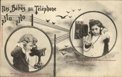 CPA Fantaisie Femme Nos bebes au telephone