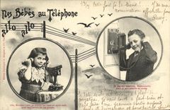 CPA Fantaisie Femme Nos bebes au telephone 