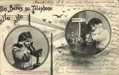 CPA Fantaisie Femme Nos bebes au telephone