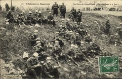 CPA L infanterie et les manoeuvres Un coin de la grand halle En attendant le jus Militaria 