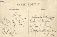 CPA L infanterie et les manoeuvres Un coin de la grand halle En attendant le jus Militaria