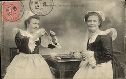 VINTAGE POSTCARD Rosporden softnesses of the Coffee to milk Folklore Costume