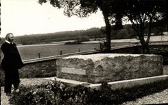 CPM Politique Tombe Aristide Briand 