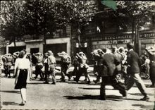 CPM Militaria 2eme guerre mondiale Liberation de Paris Des prisonniers allemands sont emmenes par les soldats americain