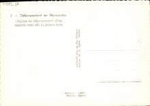 CPM Militaria 2eme guerre mondiale Debarquement de Normandie L'equipe de debarquement appaorte avec elle sa propre jetee